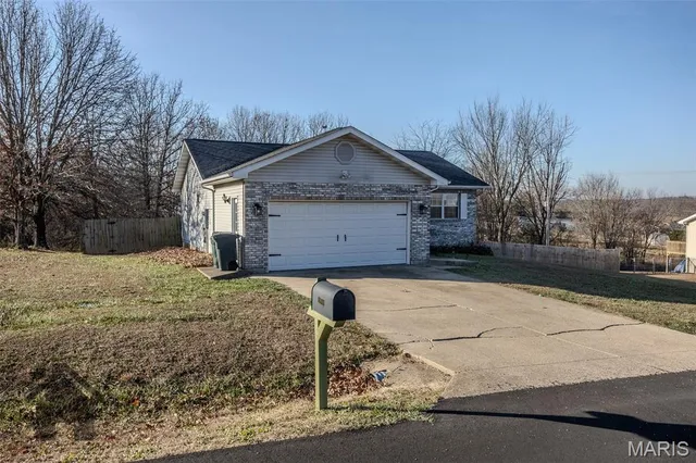 $289,900 | 19940 Simmons Road, Waynesville, MO 65583