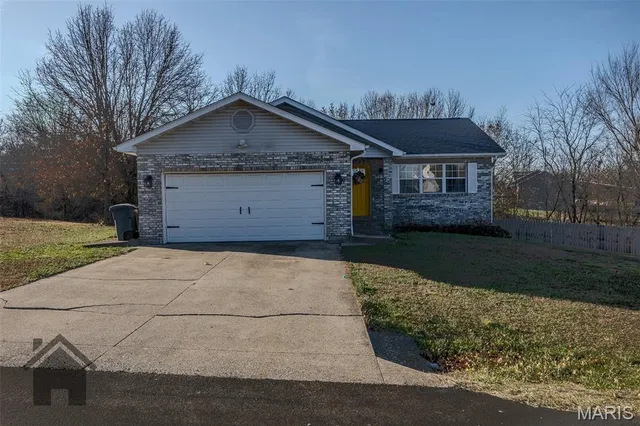 $289,900 | 19940 Simmons Road, Waynesville, MO 65583