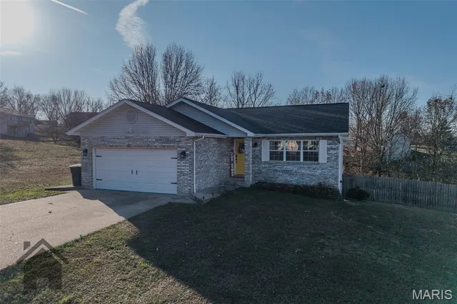 $289,900 | 19940 Simmons Road, Waynesville, MO 65583