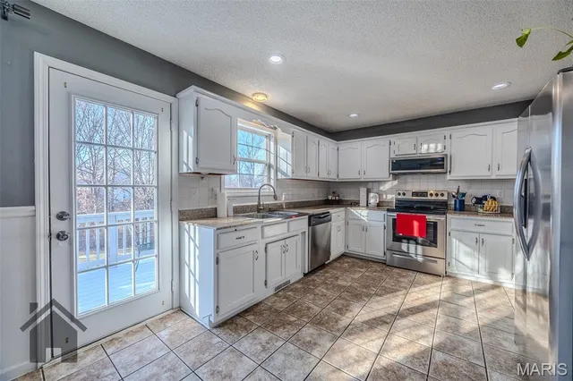 $289,900 | 19940 Simmons Road, Waynesville, MO 65583