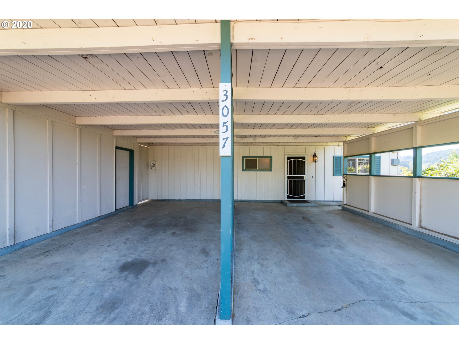 3057 Bailey Hill Road Eugene, OR 97405 - Photo 2 of 32 Gallery Image 2