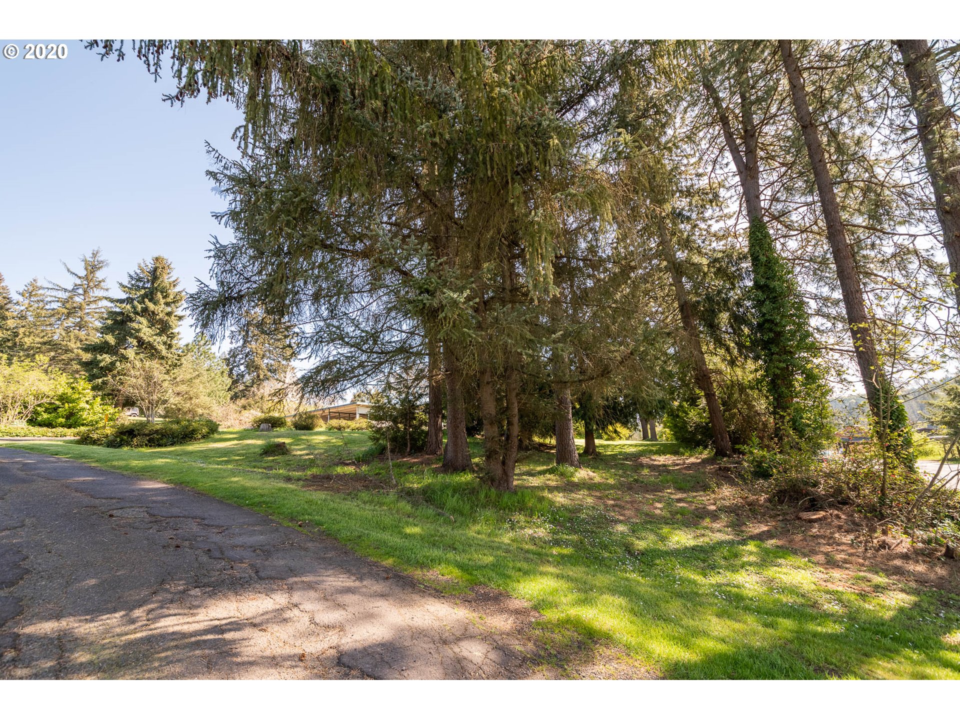 3057 Bailey Hill Road Eugene, OR 97405 - Photo 19 of 32 Gallery Image 19