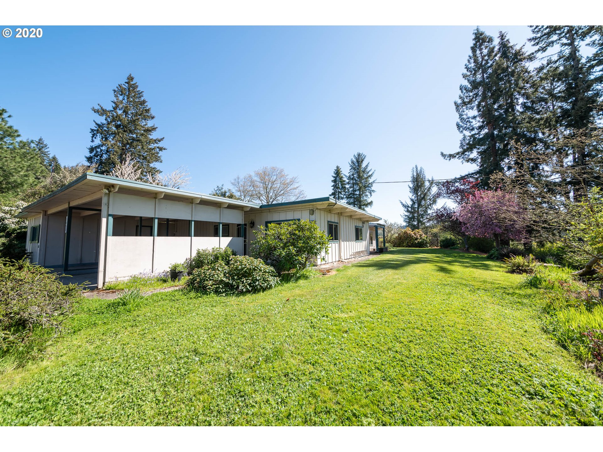 3057 Bailey Hill Road Eugene, OR 97405 - Photo 20 of 32 Gallery Image 20