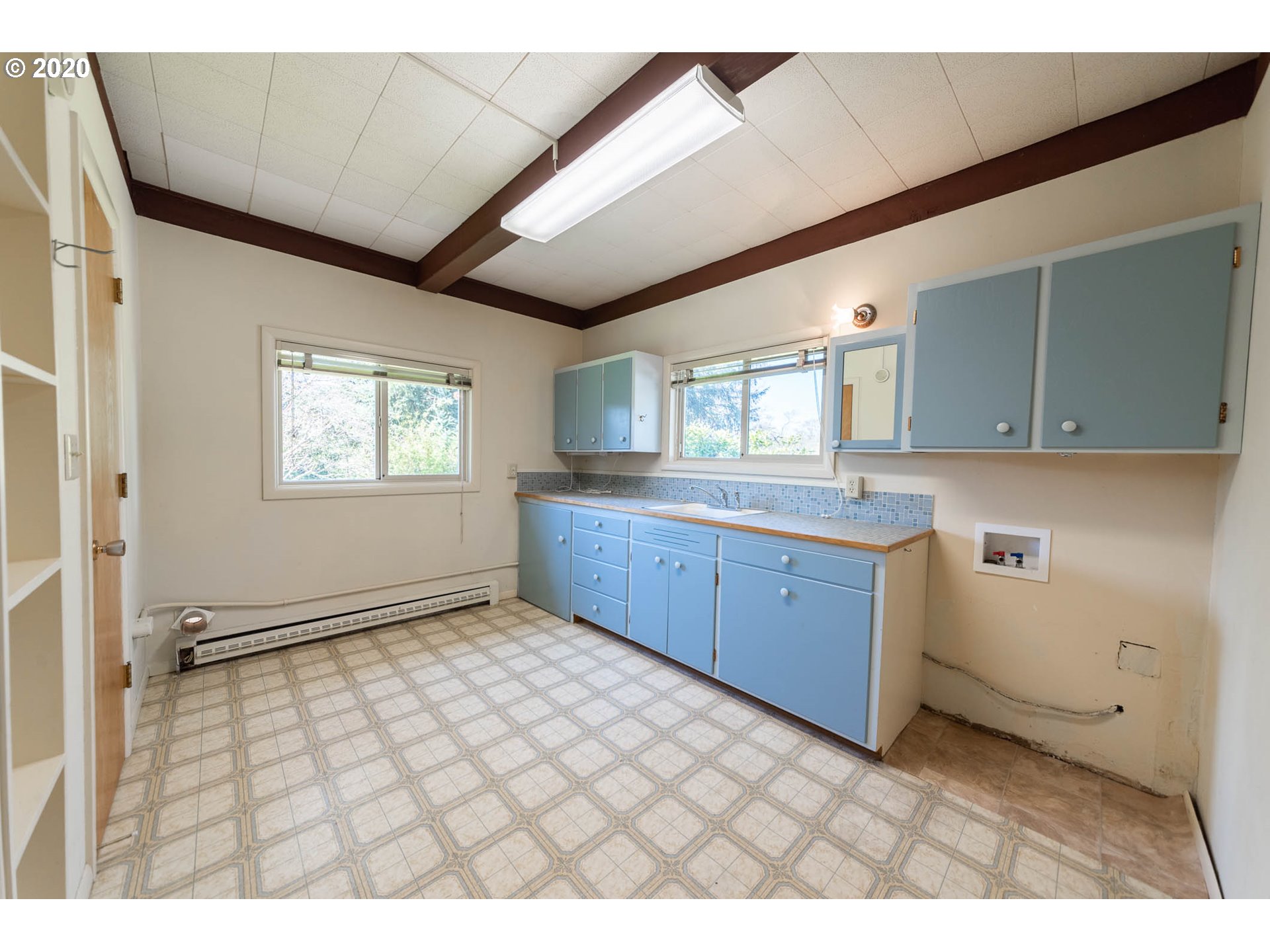 3057 Bailey Hill Road Eugene, OR 97405 - Photo 3 of 32 Gallery Image 3