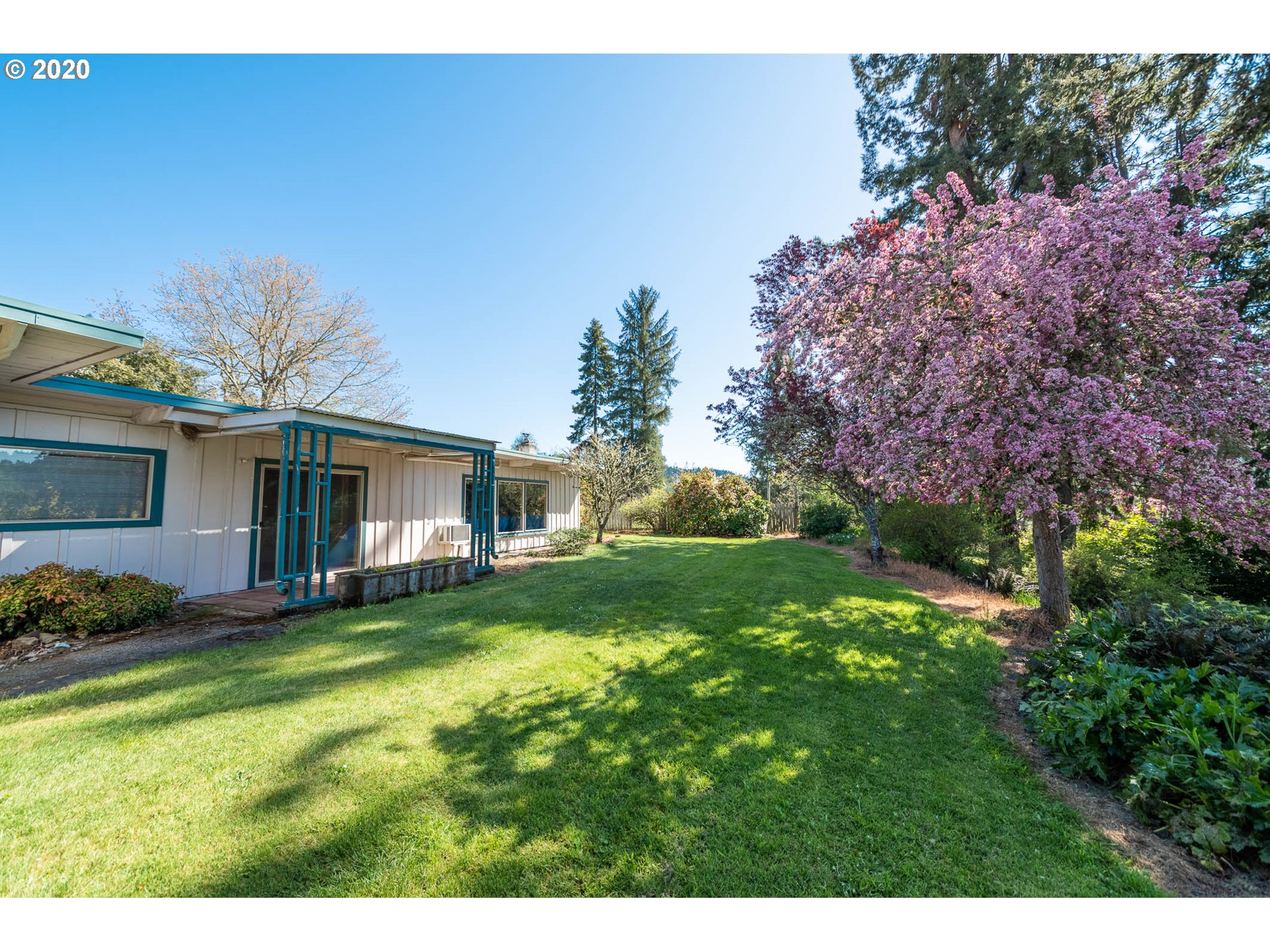 3057 Bailey Hill Road Eugene, OR 97405 - Photo 21 of 32 Gallery Image 21
