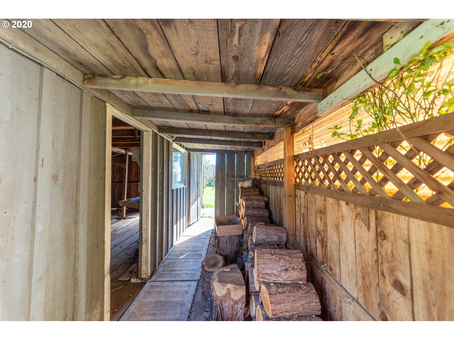 3057 Bailey Hill Road Eugene, OR 97405 - Photo 25 of 32 Gallery Image 25