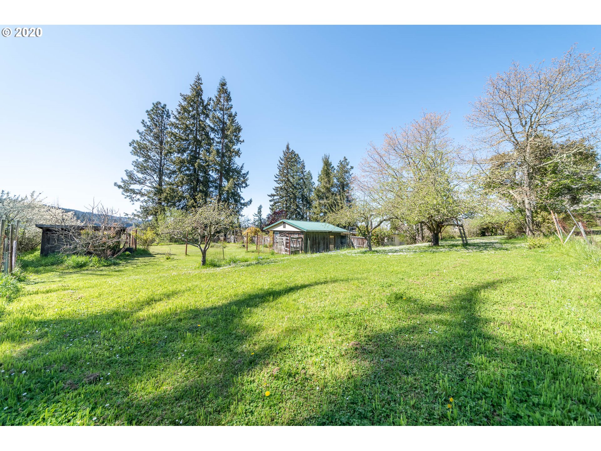 3057 Bailey Hill Road Eugene, OR 97405 - Photo 29 of 32 Gallery Image 29