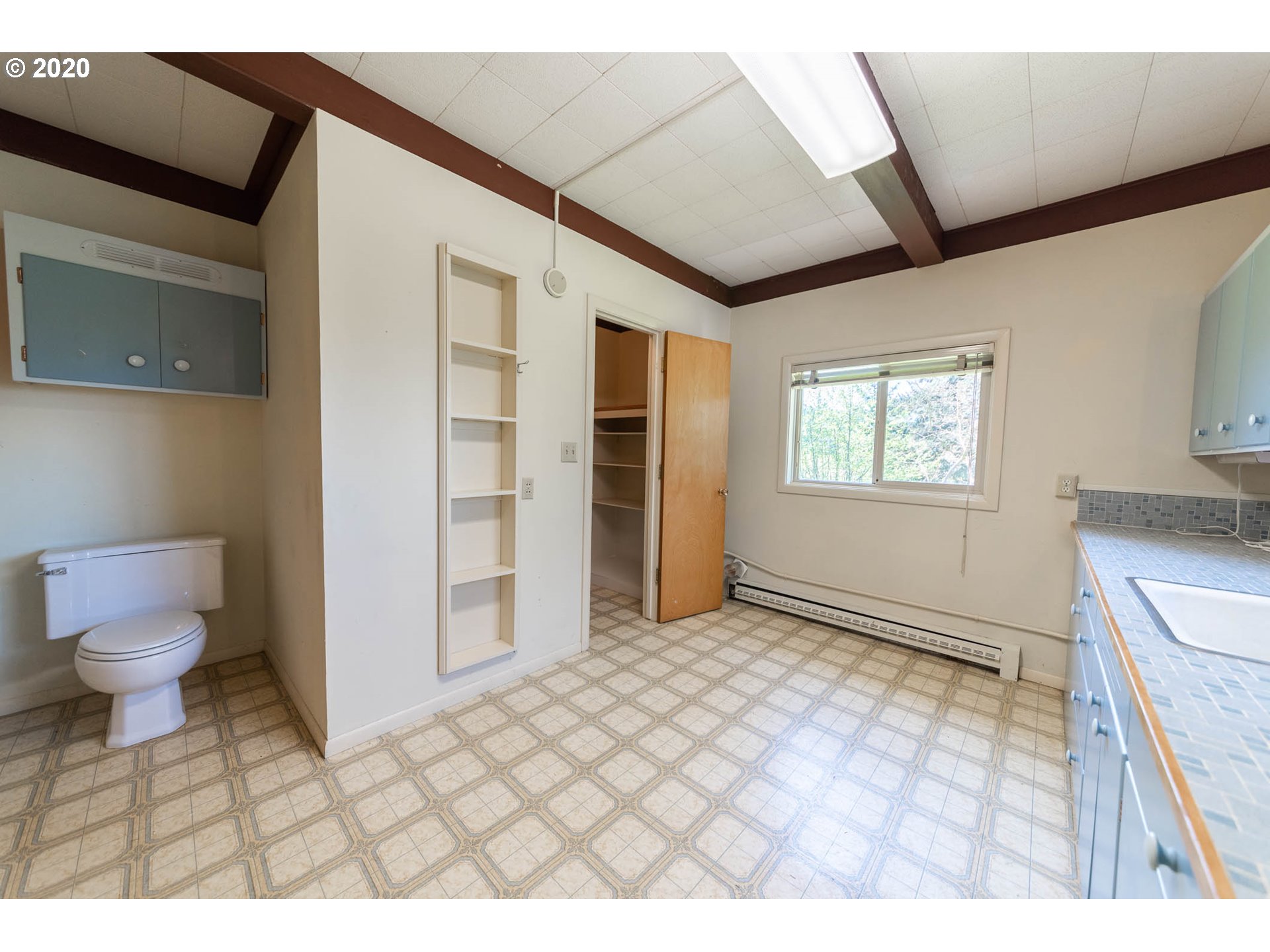 3057 Bailey Hill Road Eugene, OR 97405 - Photo 4 of 32 Gallery Image 4