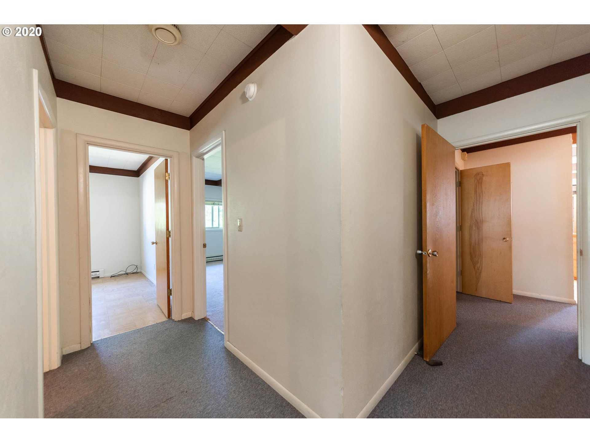 3057 Bailey Hill Road Eugene, OR 97405 - Photo 5 of 32 Gallery Image 5