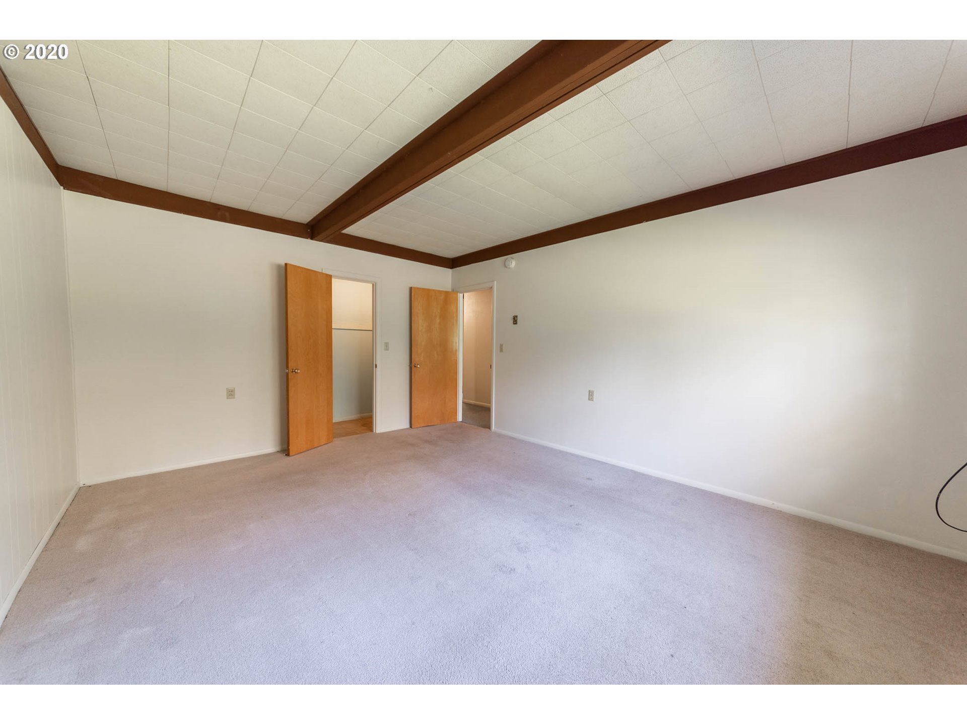 3057 Bailey Hill Road Eugene, OR 97405 - Photo 9 of 32 Gallery Image 9