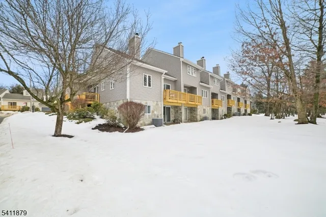 $579,000 | 69 Lapis Circle, West Orange, NJ 07052