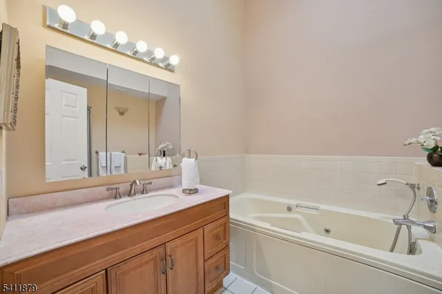 $579,000 | 69 Lapis Circle, West Orange, NJ 07052