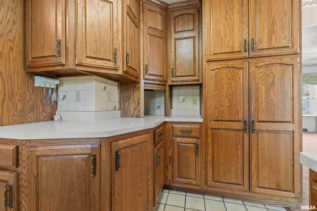 $199,900 | 502 West Crestwood Drive, Peoria, IL 61614