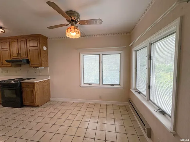 $199,900 | 502 West Crestwood Drive, Peoria, IL 61614