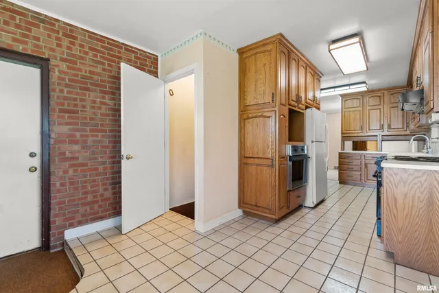 $199,900 | 502 West Crestwood Drive, Peoria, IL 61614