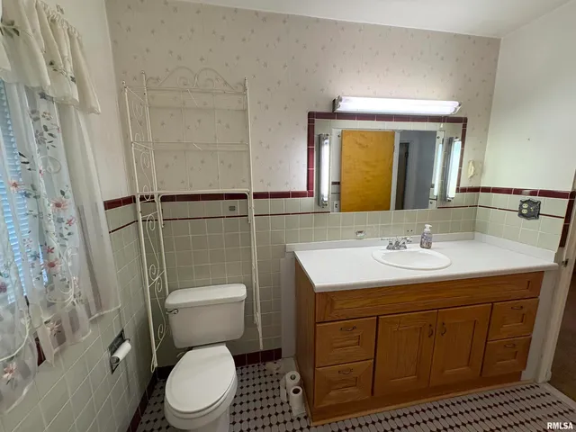 $199,900 | 502 West Crestwood Drive, Peoria, IL 61614