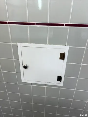 $199,900 | 502 West Crestwood Drive, Peoria, IL 61614