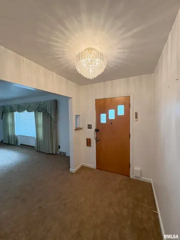 $199,900 | 502 West Crestwood Drive, Peoria, IL 61614