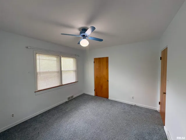 $199,900 | 502 West Crestwood Drive, Peoria, IL 61614