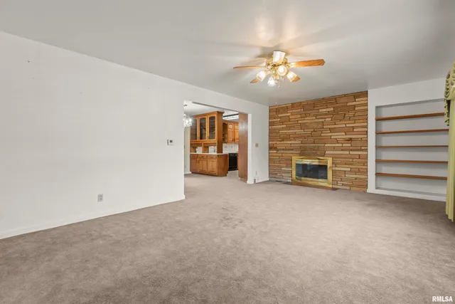 $199,900 | 502 West Crestwood Drive, Peoria, IL 61614