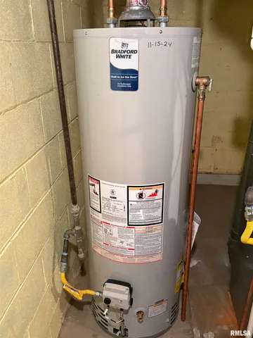 $199,900 | 502 West Crestwood Drive, Peoria, IL 61614