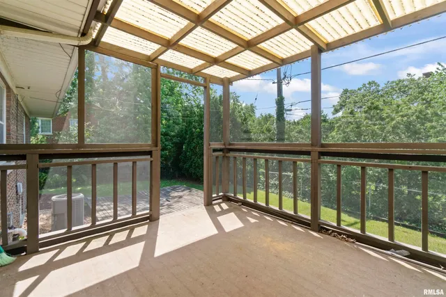 $199,900 | 502 West Crestwood Drive, Peoria, IL 61614