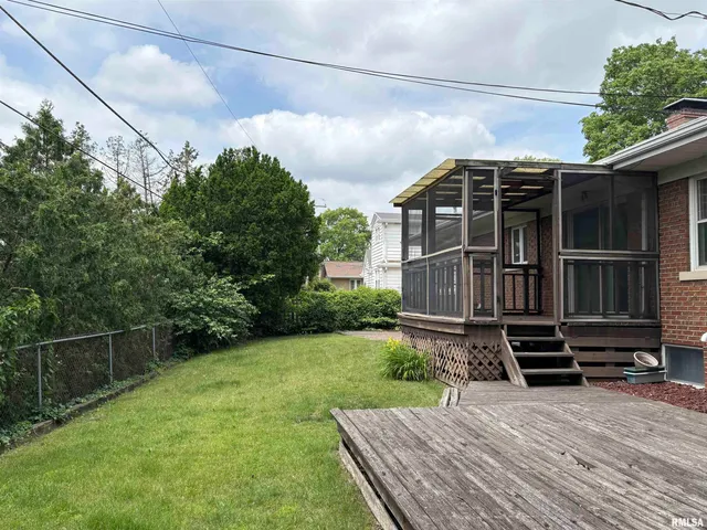 $199,900 | 502 West Crestwood Drive, Peoria, IL 61614