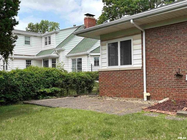 $199,900 | 502 West Crestwood Drive, Peoria, IL 61614