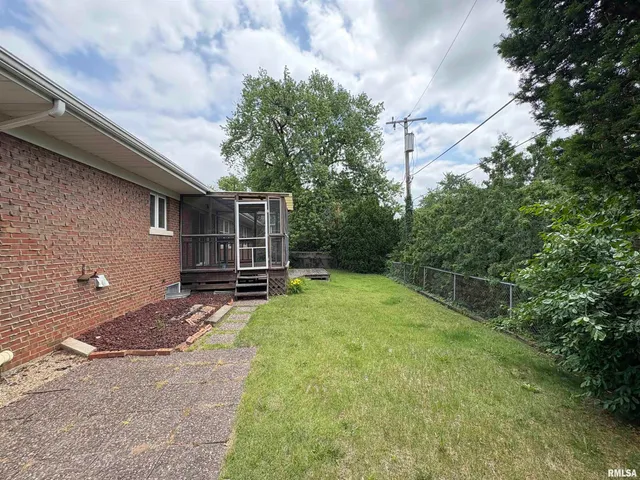 $199,900 | 502 West Crestwood Drive, Peoria, IL 61614