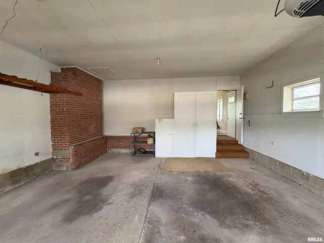 $199,900 | 502 West Crestwood Drive, Peoria, IL 61614