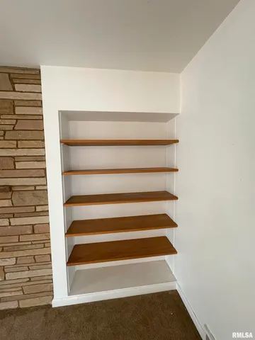 $199,900 | 502 West Crestwood Drive, Peoria, IL 61614