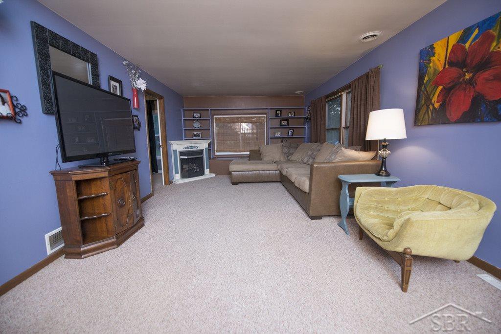 3545 South Fenmore Road Merrill, MI 48637 - Photo 5 of 26 31335453-4.JPG
