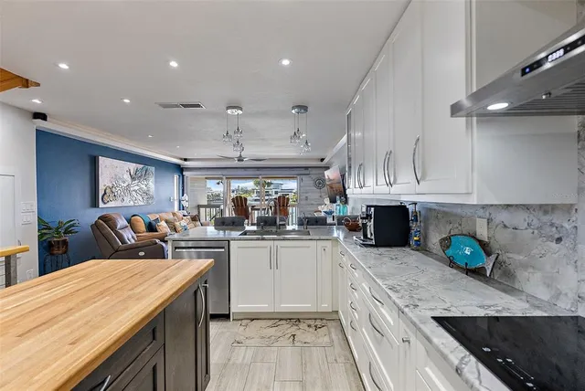 $985,000 | 380 Pinellas Bayway South, Unit E, Tierra Verde, FL 33715