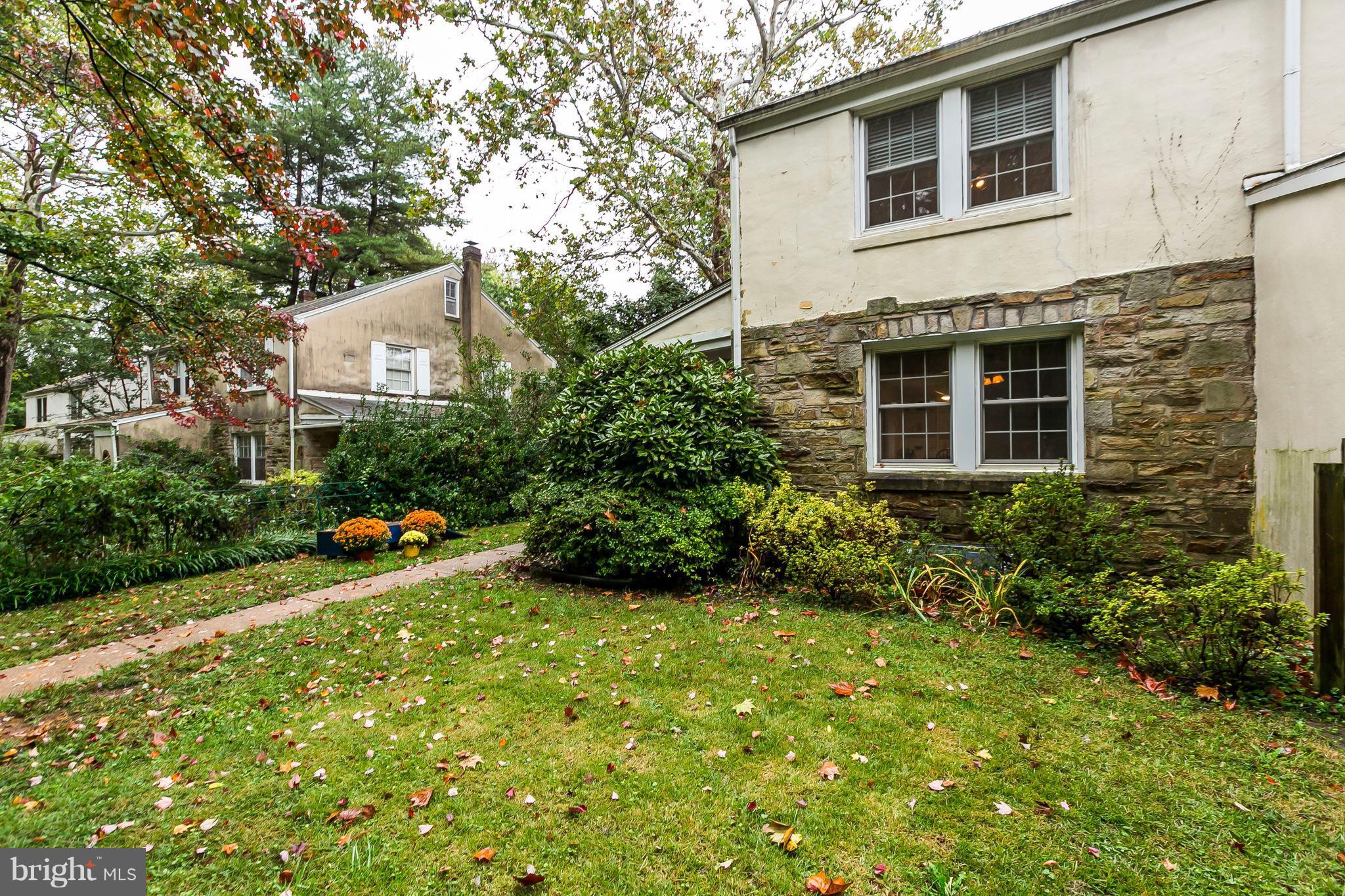 613 Deepdene Road Baltimore, MD 21210 - Photo 3 of 25 a view of a house with backyard and garden