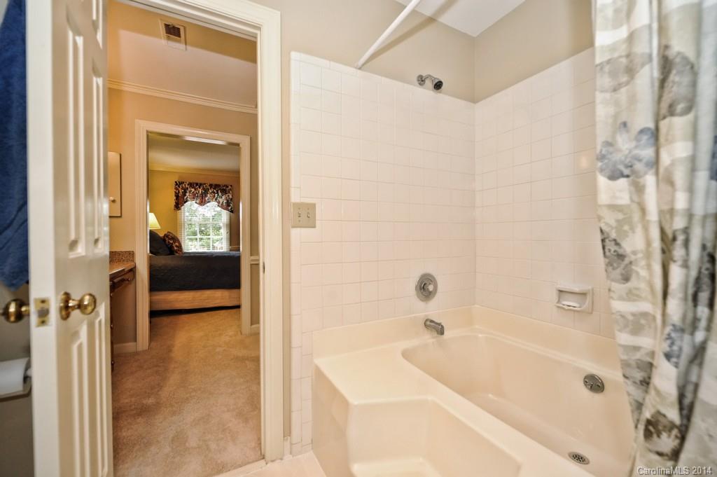 2825 Sharon View Road, Unit 2825 Charlotte, NC 28210 - Photo 19 of 24 Gallery Image 19