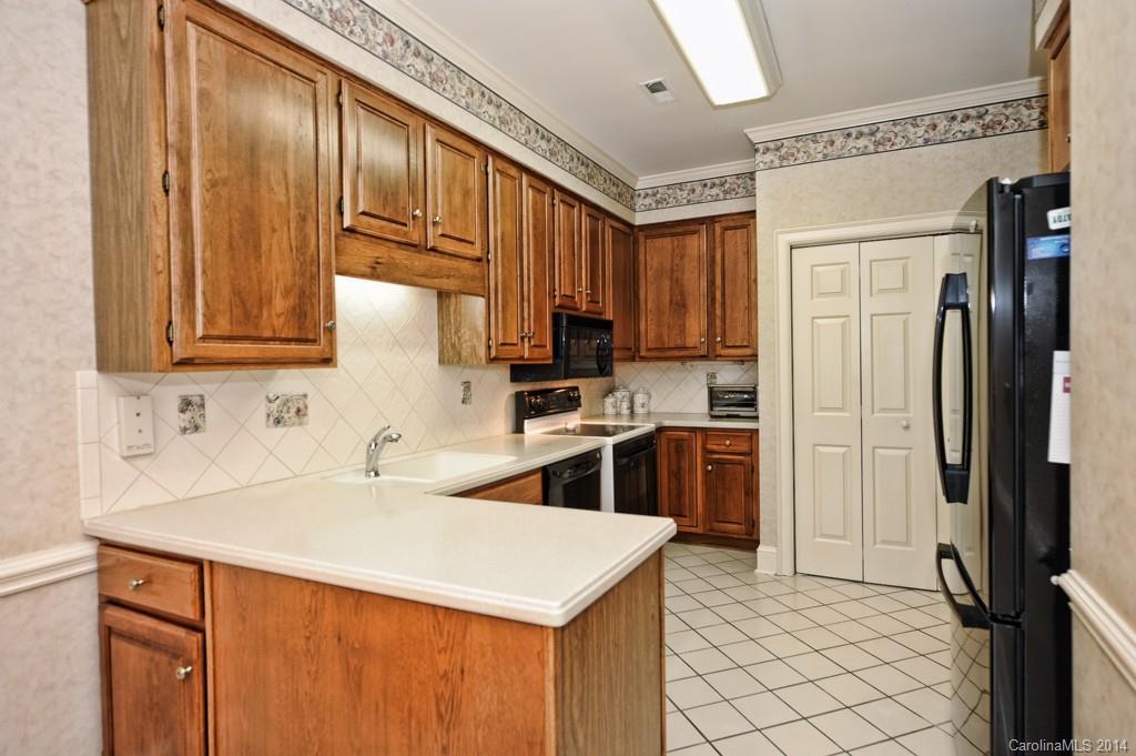 2825 Sharon View Road, Unit 2825 Charlotte, NC 28210 - Photo 9 of 24 Gallery Image 9
