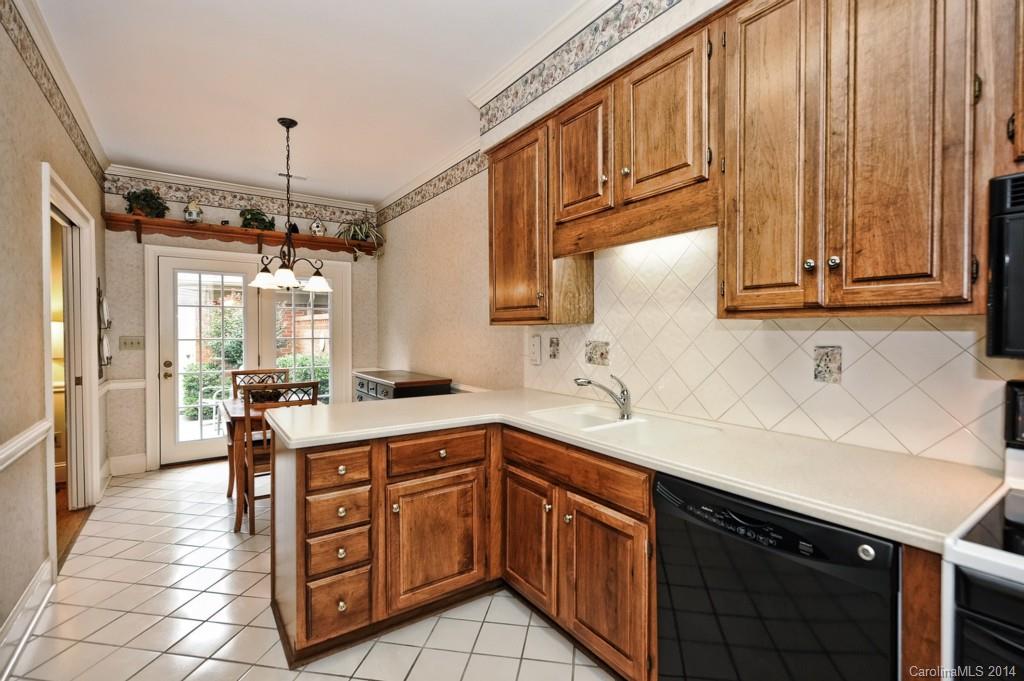 2825 Sharon View Road, Unit 2825 Charlotte, NC 28210 - Photo 10 of 24 Gallery Image 10