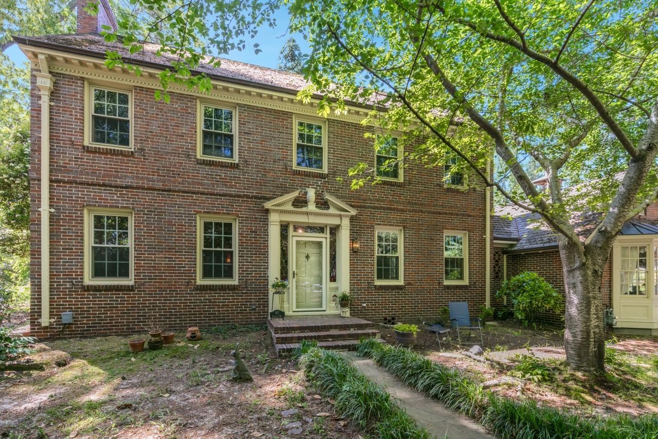 917 Raleigh Rd Parkway West Wilson, NC 27896 - Photo 1 of 37 Front