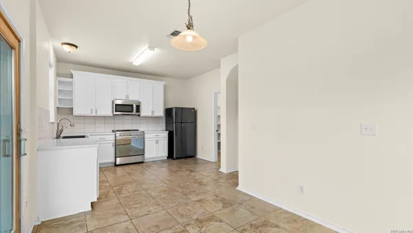 $2,000 | 9503 Copper Mist, Converse, TX 78109