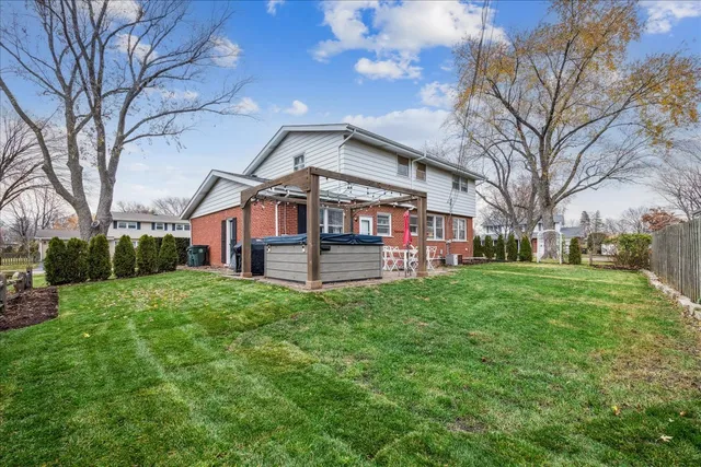 $565,000 | 458 South Burno Drive, Palatine, IL 60067