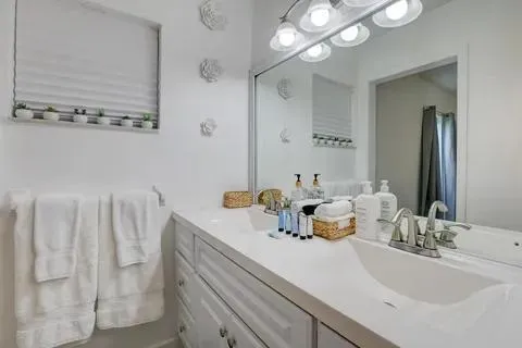 $6,400 | 3170 Northwest 68th Court, Fort Lauderdale, FL 33309