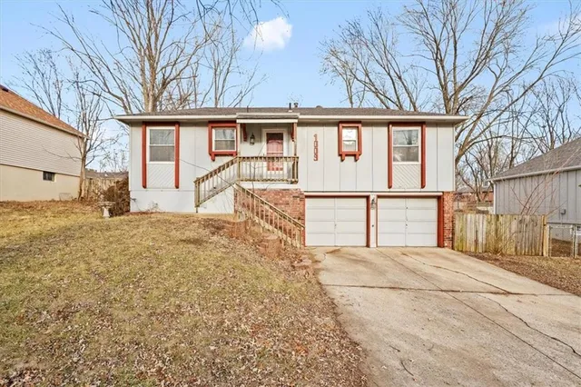 $245,000 | 1009 Northwest Kingsridge Drive, Blue Springs, MO 64015
