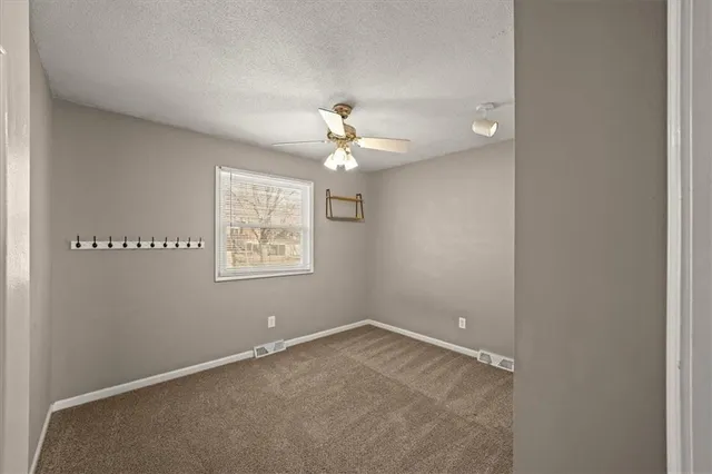 $245,000 | 1009 Northwest Kingsridge Drive, Blue Springs, MO 64015