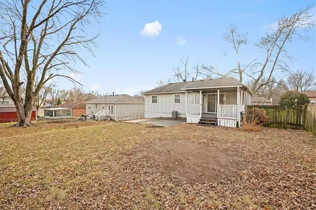 $245,000 | 1009 Northwest Kingsridge Drive, Blue Springs, MO 64015