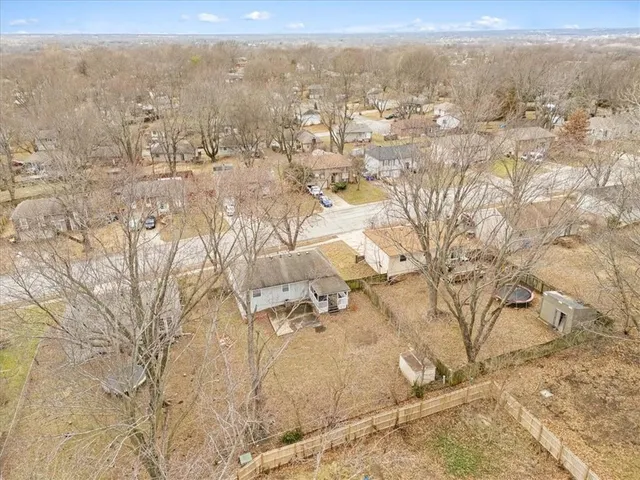 $245,000 | 1009 Northwest Kingsridge Drive, Blue Springs, MO 64015