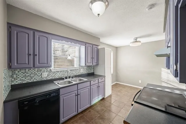 $245,000 | 1009 Northwest Kingsridge Drive, Blue Springs, MO 64015