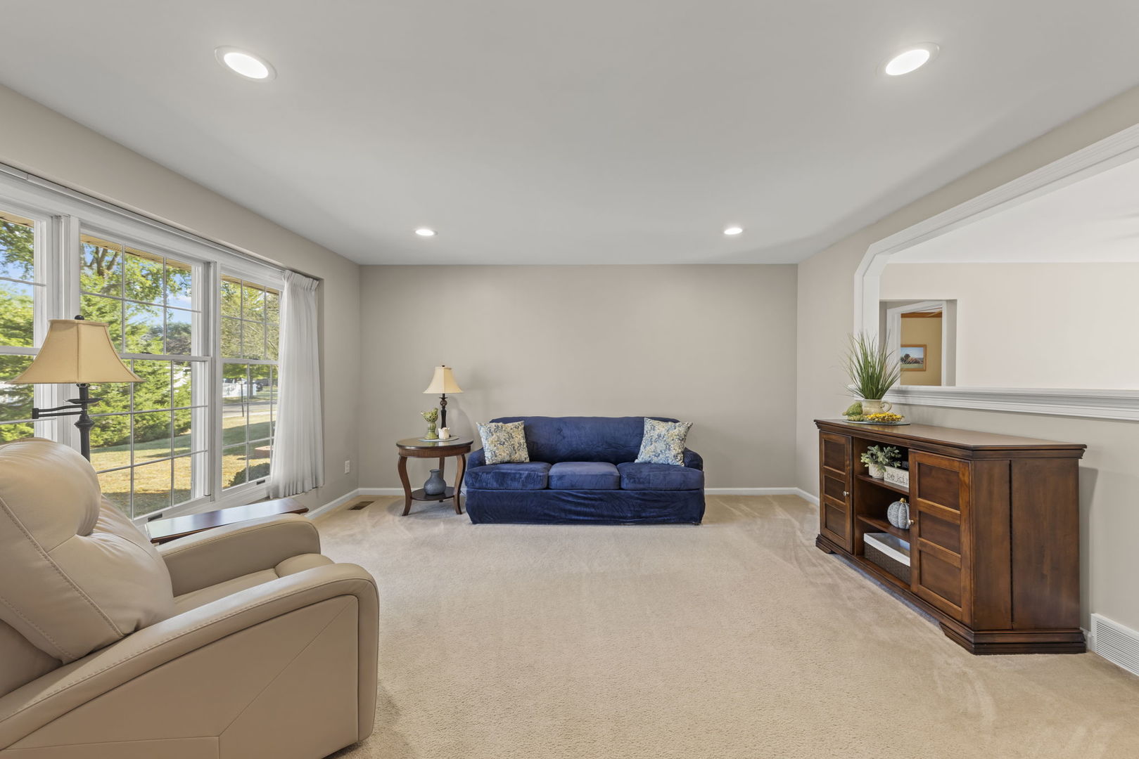 52 Winrock Road Montgomery, IL 60538 - Photo 3 of 28 a living room with furniture and a window