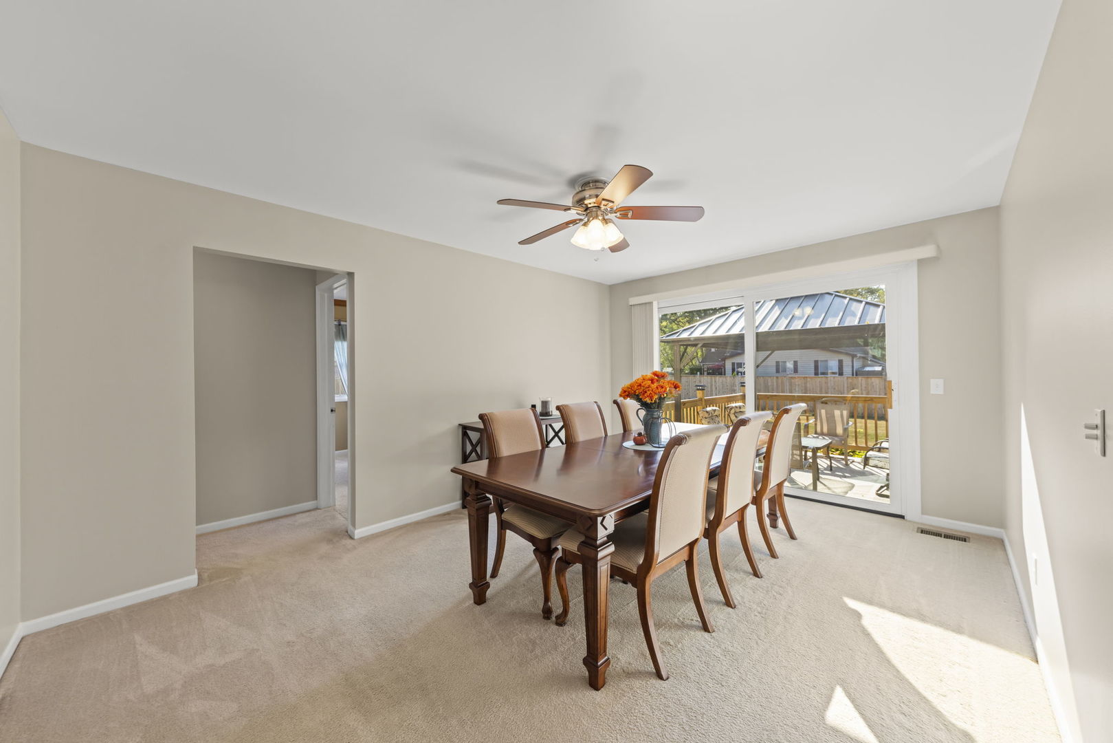 52 Winrock Road Montgomery, IL 60538 - Photo 5 of 28 a dining room with furniture and window