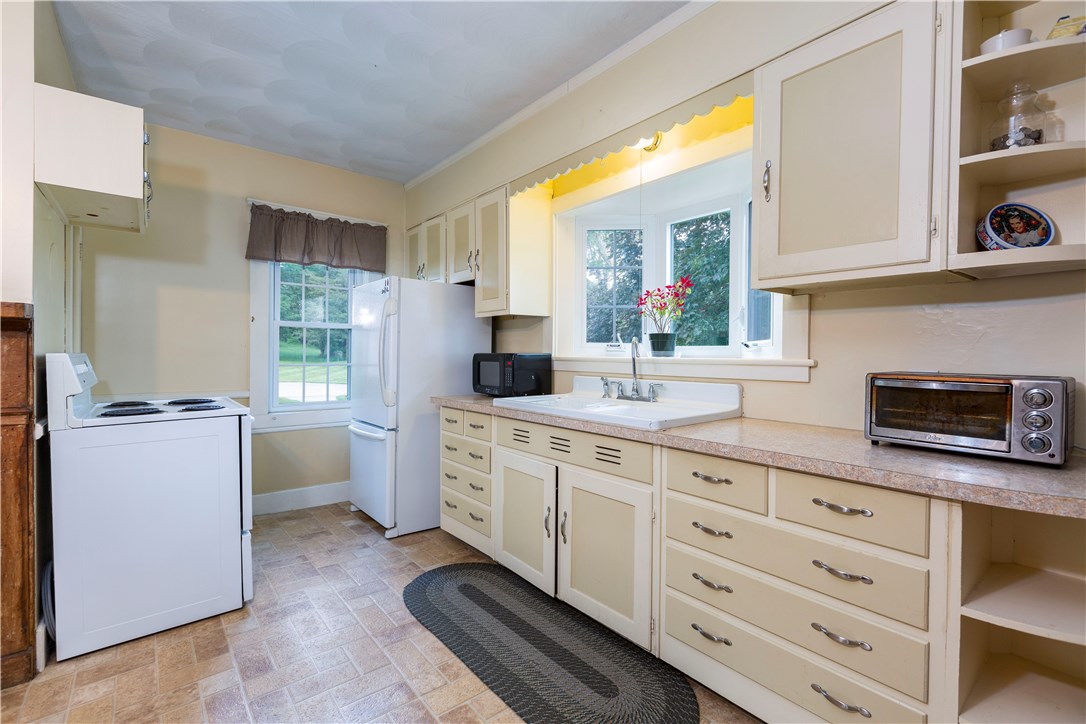 1949 Flat River Road Coventry, RI 02816 - Photo 11 of 40