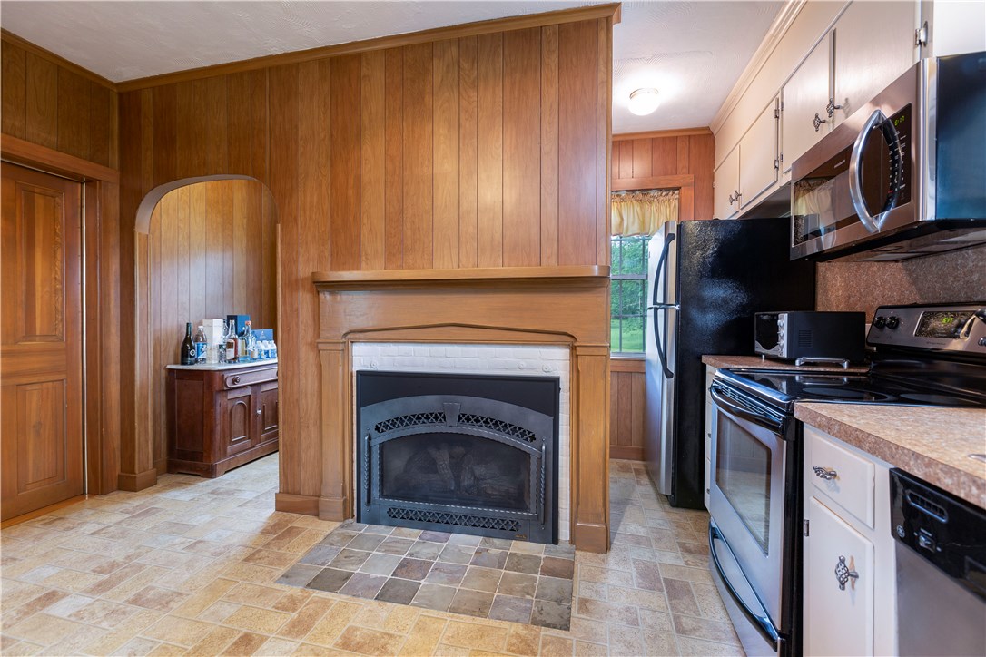 1949 Flat River Road Coventry, RI 02816 - Photo 18 of 40